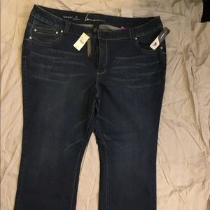 Jeans Genius Fit NWT.  Lane Bryant Size 26P